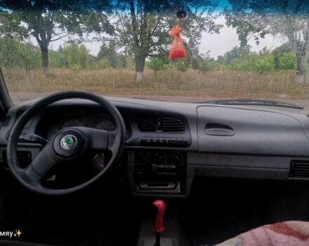 Белый Шкода Фелиция, объемом двигателя 1.3 л и пробегом 348 тыс. км за 1300 $, фото 1 на Automoto.ua