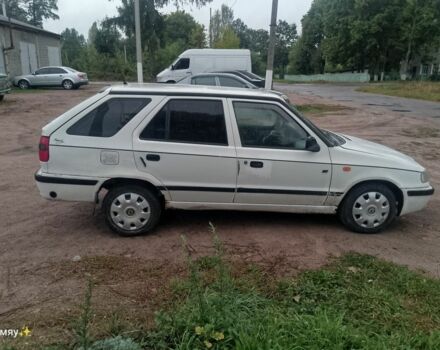 Белый Шкода Фелиция, объемом двигателя 1.3 л и пробегом 348 тыс. км за 1300 $, фото 4 на Automoto.ua