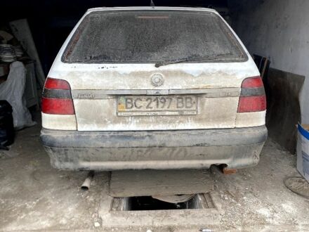 Шкода Фелиция 1994 в Изюме на Automoto.ua Белый Шкода Фелиция, объемом двигателя 1.3 л и пробегом 200 тыс. км за 10000 $, фото 1 на Automoto.ua