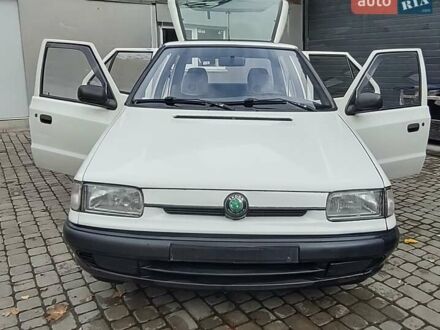 Белый Шкода Фелиция, объемом двигателя 1.3 л и пробегом 100 тыс. км за 1900 $, фото 1 на Automoto.ua