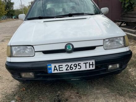 Белый Шкода Фелиция, объемом двигателя 1.3 л и пробегом 400 тыс. км за 1400 $, фото 1 на Automoto.ua