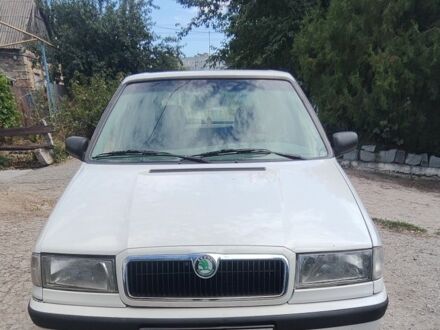 Белый Шкода Фелиция, объемом двигателя 1.6 л и пробегом 108 тыс. км за 2800 $, фото 1 на Automoto.ua