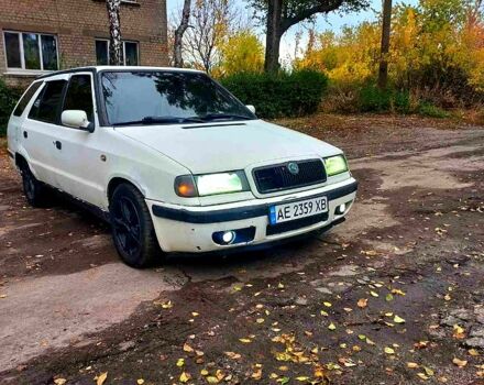 Белый Шкода Фелиция, объемом двигателя 1.6 л и пробегом 426 тыс. км за 800 $, фото 1 на Automoto.ua