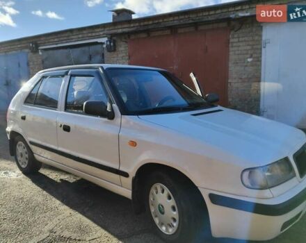Білий Шкода Феліція, об'ємом двигуна 1.29 л та пробігом 180 тис. км за 2000 $, фото 1 на Automoto.ua