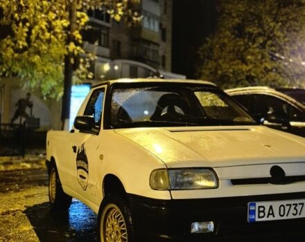 Белый Шкода Фелиция, объемом двигателя 1.3 л и пробегом 220 тыс. км за 2600 $, фото 1 на Automoto.ua