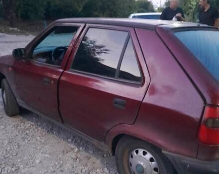 Красный Шкода Фелиция, объемом двигателя 1.3 л и пробегом 350 тыс. км за 999 $, фото 1 на Automoto.ua