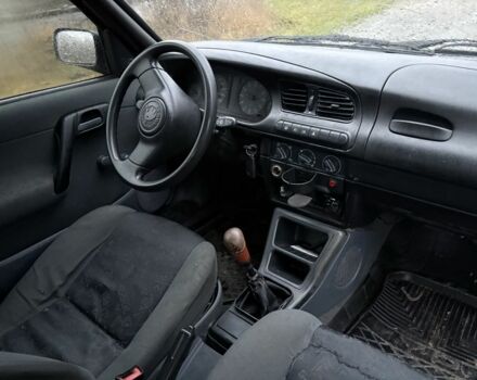 Червоний Шкода Феліція, об'ємом двигуна 1.6 л та пробігом 200 тис. км за 900 $, фото 6 на Automoto.ua