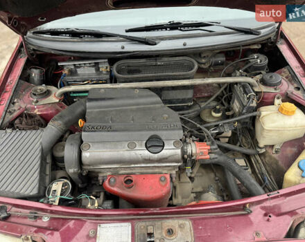 Красный Шкода Фелиция, объемом двигателя 1.6 л и пробегом 340 тыс. км за 1500 $, фото 11 на Automoto.ua