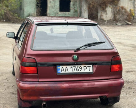 Красный Шкода Фелиция, объемом двигателя 1.6 л и пробегом 340 тыс. км за 1500 $, фото 6 на Automoto.ua