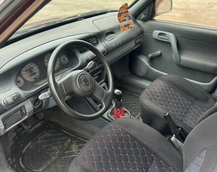 Красный Шкода Фелиция, объемом двигателя 1.6 л и пробегом 340 тыс. км за 1500 $, фото 8 на Automoto.ua