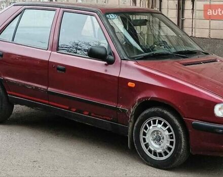 Красный Шкода Фелиция, объемом двигателя 1.3 л и пробегом 402 тыс. км за 1183 $, фото 2 на Automoto.ua