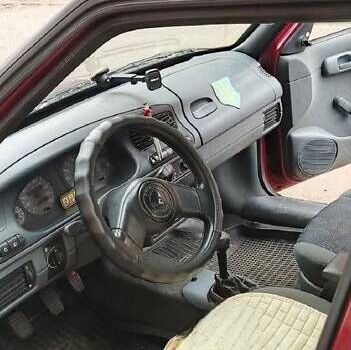 Красный Шкода Фелиция, объемом двигателя 1.3 л и пробегом 402 тыс. км за 1183 $, фото 5 на Automoto.ua