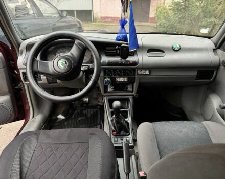 Красный Шкода Фелиция, объемом двигателя 1.6 л и пробегом 300 тыс. км за 1000 $, фото 5 на Automoto.ua