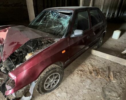 Красный Шкода Фелиция, объемом двигателя 1.6 л и пробегом 182 тыс. км за 500 $, фото 3 на Automoto.ua