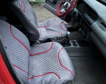 Червоний Шкода Феліція, об'ємом двигуна 1.3 л та пробігом 300 тис. км за 1301 $, фото 7 на Automoto.ua