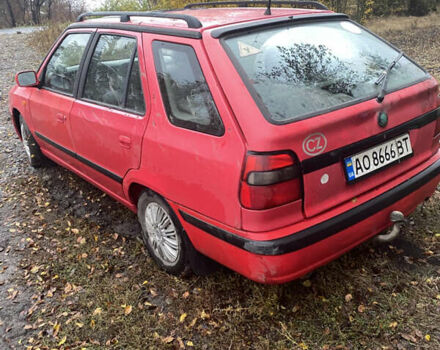 Красный Шкода Фелиция, объемом двигателя 1.6 л и пробегом 260 тыс. км за 1950 $, фото 4 на Automoto.ua