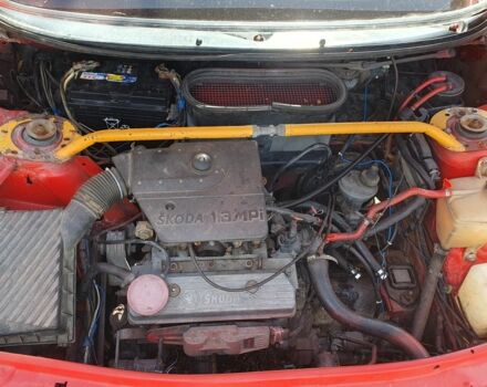 Червоний Шкода Феліція, об'ємом двигуна 0.13 л та пробігом 150 тис. км за 1300 $, фото 4 на Automoto.ua