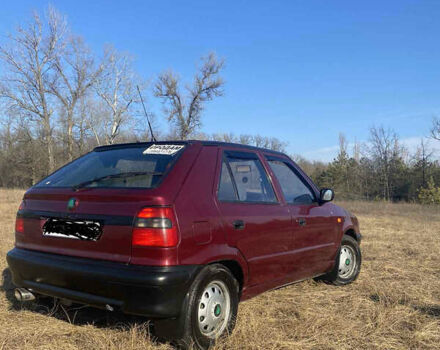 Красный Шкода Фелиция, объемом двигателя 1.3 л и пробегом 120 тыс. км за 2300 $, фото 1 на Automoto.ua
