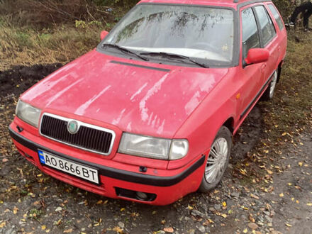 Красный Шкода Фелиция, объемом двигателя 1.6 л и пробегом 260 тыс. км за 1950 $, фото 1 на Automoto.ua