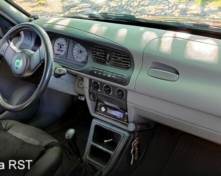 Шкода Фелиция, объемом двигателя 1.3 л и пробегом 0 тыс. км за 2000 $, фото 1 на Automoto.ua
