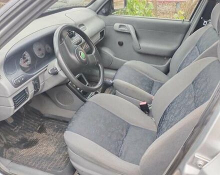 Серый Шкода Фелиция, объемом двигателя 1.6 л и пробегом 291 тыс. км за 2150 $, фото 4 на Automoto.ua