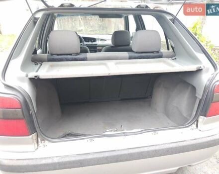 Серый Шкода Фелиция, объемом двигателя 1.6 л и пробегом 291 тыс. км за 2150 $, фото 5 на Automoto.ua