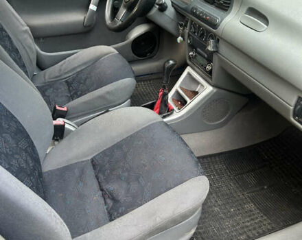 Синий Шкода Фелиция, объемом двигателя 1.6 л и пробегом 300 тыс. км за 1500 $, фото 3 на Automoto.ua