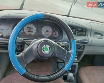 Синий Шкода Фелиция, объемом двигателя 1.6 л и пробегом 266 тыс. км за 2500 $, фото 4 на Automoto.ua