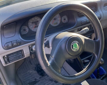 Зеленый Шкода Фелиция, объемом двигателя 1.3 л и пробегом 270 тыс. км за 2100 $, фото 16 на Automoto.ua