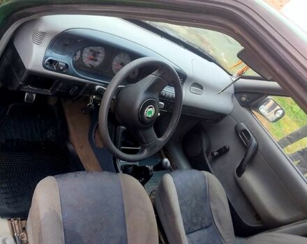 Зеленый Шкода Фелиция, объемом двигателя 1.3 л и пробегом 265 тыс. км за 1350 $, фото 2 на Automoto.ua