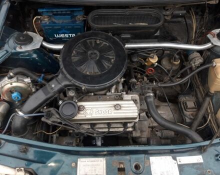 Зеленый Шкода Фелиция, объемом двигателя 1 л и пробегом 170 тыс. км за 2400 $, фото 3 на Automoto.ua