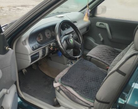 Зеленый Шкода Фелиция, объемом двигателя 1.3 л и пробегом 100 тыс. км за 1350 $, фото 6 на Automoto.ua