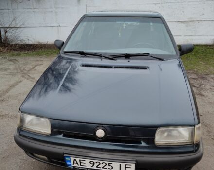 Зеленый Шкода Фелиция, объемом двигателя 1.3 л и пробегом 361 тыс. км за 800 $, фото 1 на Automoto.ua