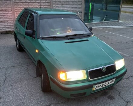 Зеленый Шкода Фелиция, объемом двигателя 1.6 л и пробегом 297 тыс. км за 2200 $, фото 1 на Automoto.ua