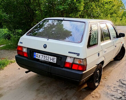 Белый Шкода Форман, объемом двигателя 1.3 л и пробегом 170 тыс. км за 940 $, фото 5 на Automoto.ua