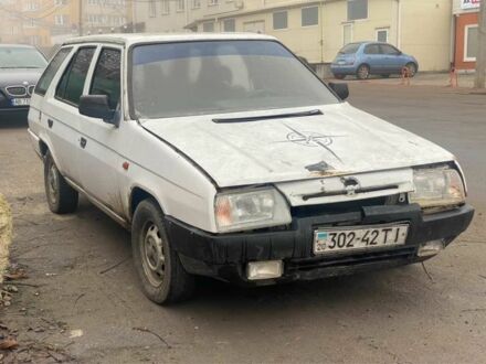 Белый Шкода Форман, объемом двигателя 0 л и пробегом 222 тыс. км за 353 $, фото 1 на Automoto.ua