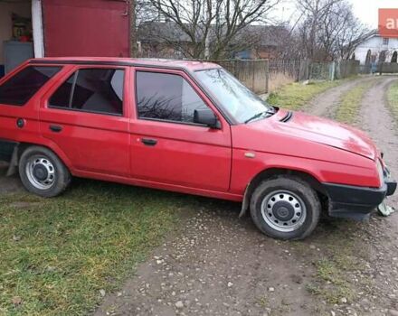 Красный Шкода Форман, объемом двигателя 1.5 л и пробегом 160 тыс. км за 1200 $, фото 2 на Automoto.ua