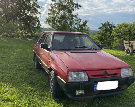 Красный Шкода Форман, объемом двигателя 1.3 л и пробегом 100 тыс. км за 1200 $, фото 1 на Automoto.ua