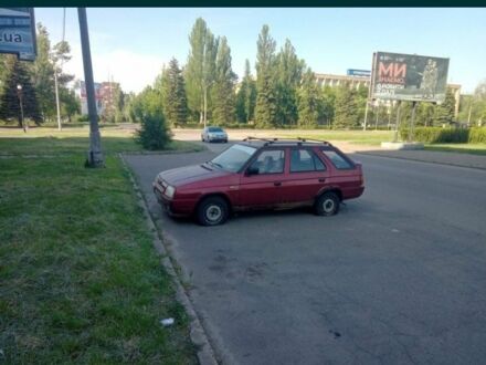 Шкода Форман 1993 у Кривому Розі на Automoto.ua Червоний Шкода Форман, об'ємом двигуна 1.3 л та пробігом 300 тис. км за 600 $, фото 1 на Automoto.ua