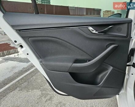 Білий Шкода KAMIQ, об'ємом двигуна 1.6 л та пробігом 52 тис. км за 18800 $, фото 41 на Automoto.ua