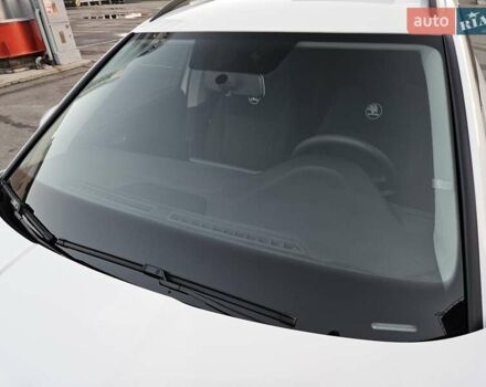 Білий Шкода KAMIQ, об'ємом двигуна 1.6 л та пробігом 52 тис. км за 18800 $, фото 17 на Automoto.ua