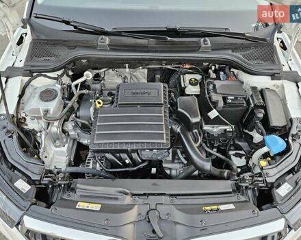 Білий Шкода KAMIQ, об'ємом двигуна 1.6 л та пробігом 52 тис. км за 18800 $, фото 66 на Automoto.ua