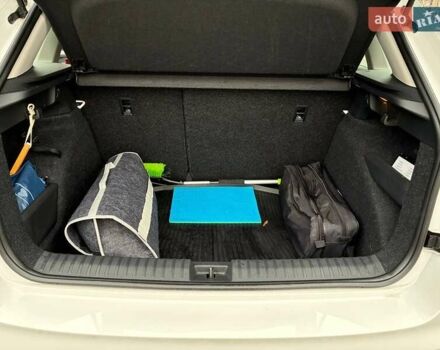 Белый Шкода KAMIQ, объемом двигателя 1.6 л и пробегом 18 тыс. км за 21000 $, фото 6 на Automoto.ua