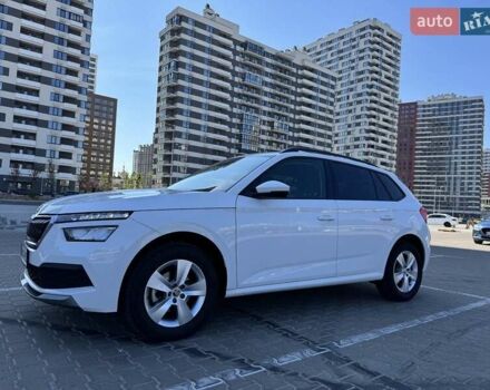 Белый Шкода KAMIQ, объемом двигателя 1.6 л и пробегом 15 тыс. км за 22500 $, фото 12 на Automoto.ua