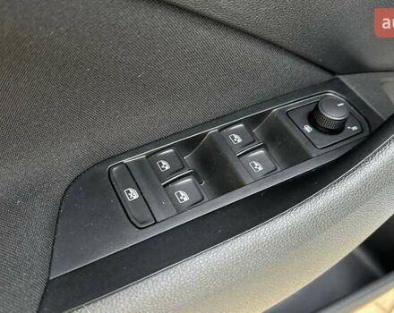 Белый Шкода KAMIQ, объемом двигателя 1 л и пробегом 15 тыс. км за 19800 $, фото 7 на Automoto.ua