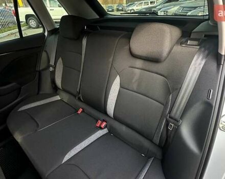 Белый Шкода KAMIQ, объемом двигателя 1 л и пробегом 15 тыс. км за 19800 $, фото 5 на Automoto.ua