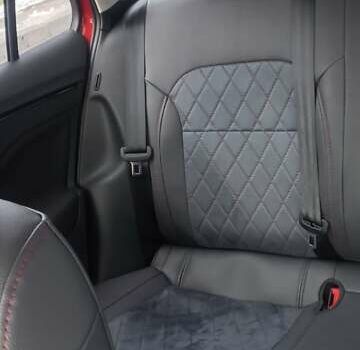 Красный Шкода KAMIQ, объемом двигателя 1.6 л и пробегом 53 тыс. км за 16100 $, фото 6 на Automoto.ua