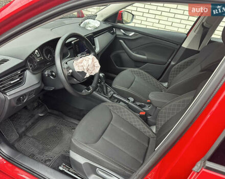 Червоний Шкода KAMIQ, об'ємом двигуна 1.5 л та пробігом 36 тис. км за 13800 $, фото 9 на Automoto.ua