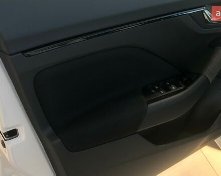 Шкода KAMIQ, об'ємом двигуна 1 л та пробігом 0 тис. км за 22395 $, фото 16 на Automoto.ua