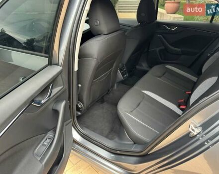 Серый Шкода KAMIQ, объемом двигателя 1 л и пробегом 2 тыс. км за 23783 $, фото 6 на Automoto.ua